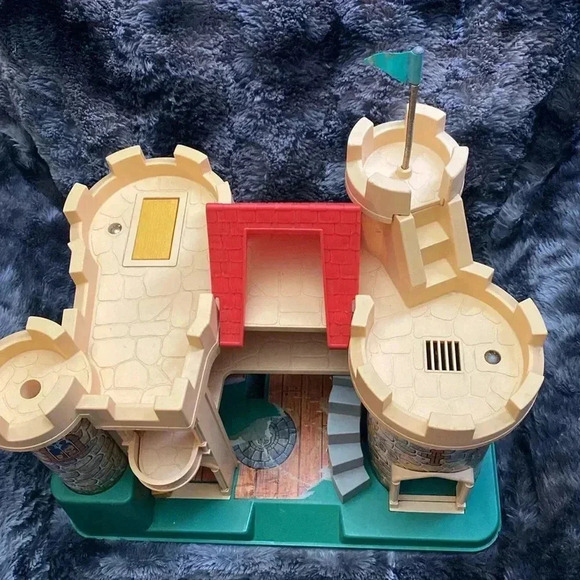 Vintage Fisher Price Little People #993 PLAY FAMILY CASTLE - Picture 4 of 16